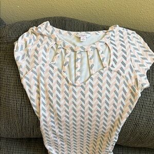 Candie's Chevron Cutout Top in Pink, Gray & White